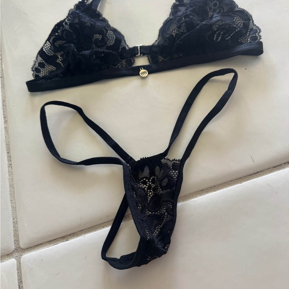 Wicked Weasel Elegant Black Lace Lingerie Set - Picture 5 of 8